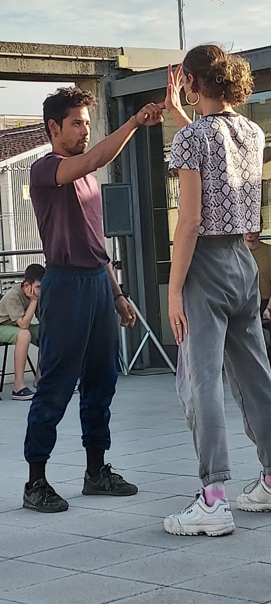 museuabello's tweet photo. 🤲 Avui hem explorat en família les possibilitats del tacte i la pell a través de la dansa i les paraules amb l'espectacle-taller #DitDit de #CondeGalí, en el marc de l'exposició #HistòriaDeLesMans.
@aimarperezgali @CulturaDIBA #MuseuAbelló https://t.co/3NmwzlRm01