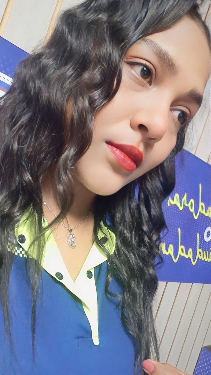 morelo_sirly's tweet photo. Las miradas son frases perfectas y fascinantes, ocultan misterios y se esconden en la perfección de los ojos. #Sábado #MiradasPerfectas https://t.co/RBVqFKS7Hb