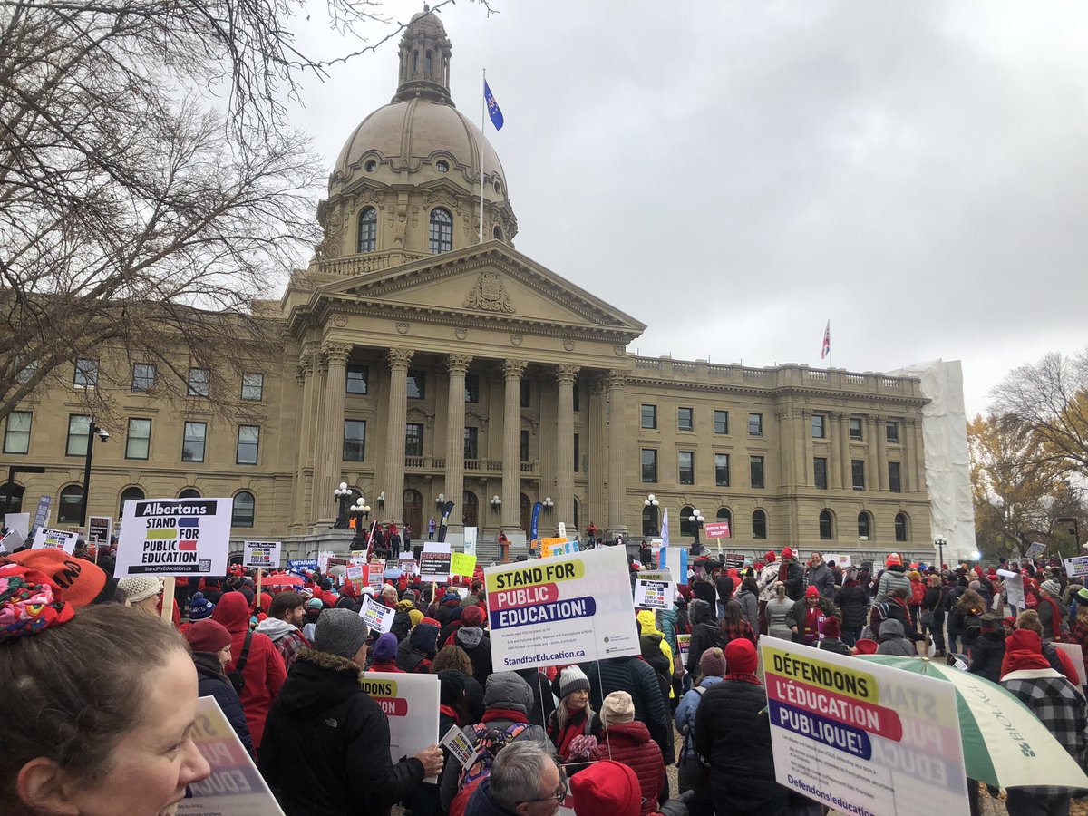 jsharek's tweet photo. Hey so I looks like protest can be centered around genuine issues and not paralyze major urban areas #UCP #standforpubliceducaton #abed #ableg #standforeducation #cdnpoli https://t.co/b0rGRfPZGe