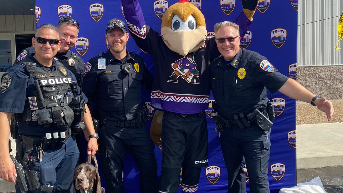 RoadrunnersAHL's tweet photo. Final stop before Opening Night 🚔

@TAA_Police

#LetsGoTucson https://t.co/NIwgmgODXV