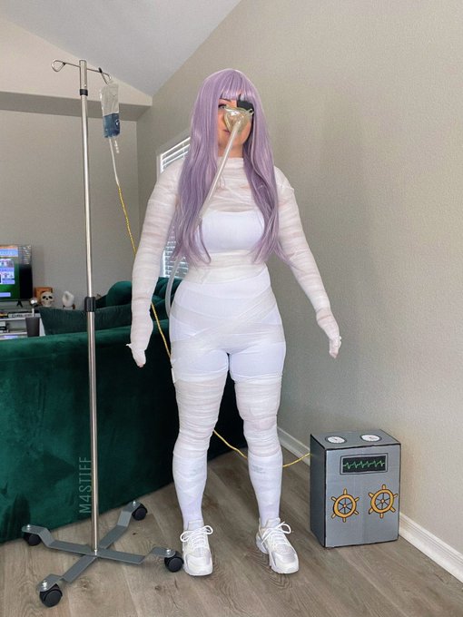 I was born with glass bones and paper skin😔 https://t.co/coLsFiuHRh