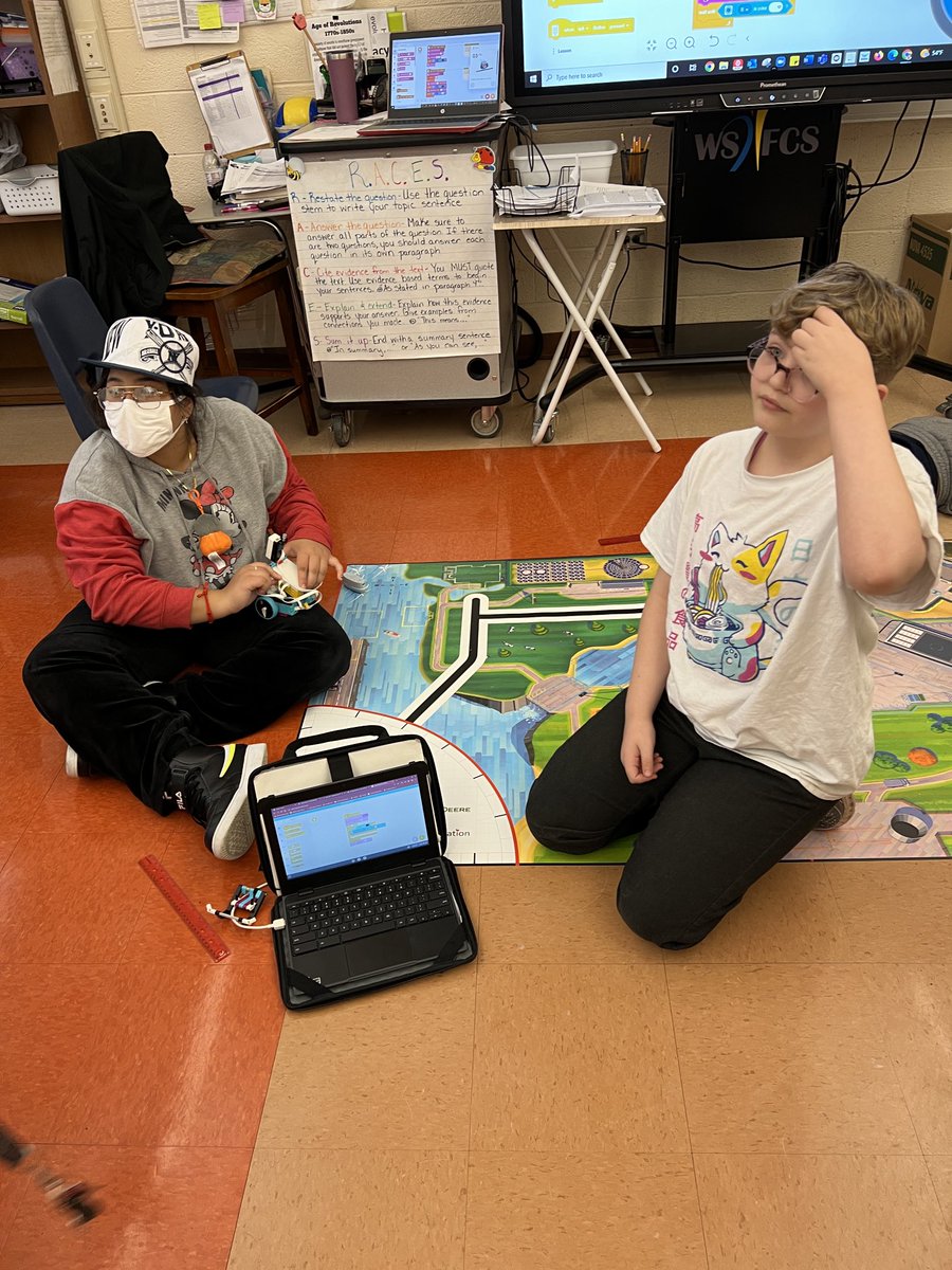 Sandy Holt tweet media