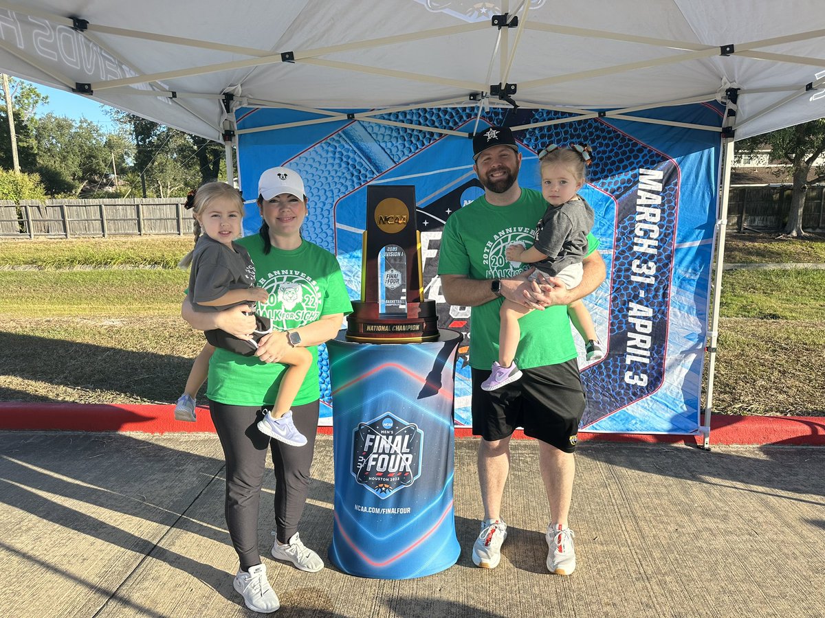 aubree_stent's tweet photo. Started our morning off at the 20th Anniversary for Walk for Sight! It was great to see so many families having fun and enjoying all of the events that were set up! #lionsclub #walkforsight #fishertigers @FisherTigers https://t.co/FfQkYUagWT