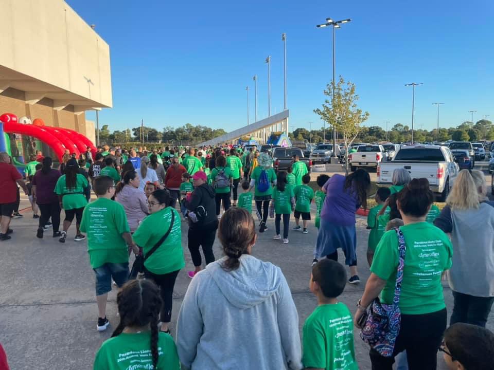 aubree_stent's tweet photo. Started our morning off at the 20th Anniversary for Walk for Sight! It was great to see so many families having fun and enjoying all of the events that were set up! #lionsclub #walkforsight #fishertigers @FisherTigers https://t.co/FfQkYUagWT
