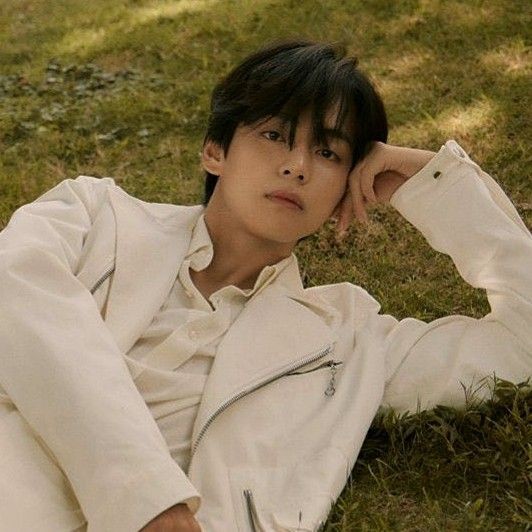 vantsly's tweet photo. trechos de músicas que lembra o taehyung – a trend ; https://t.co/jAcM33qWRC