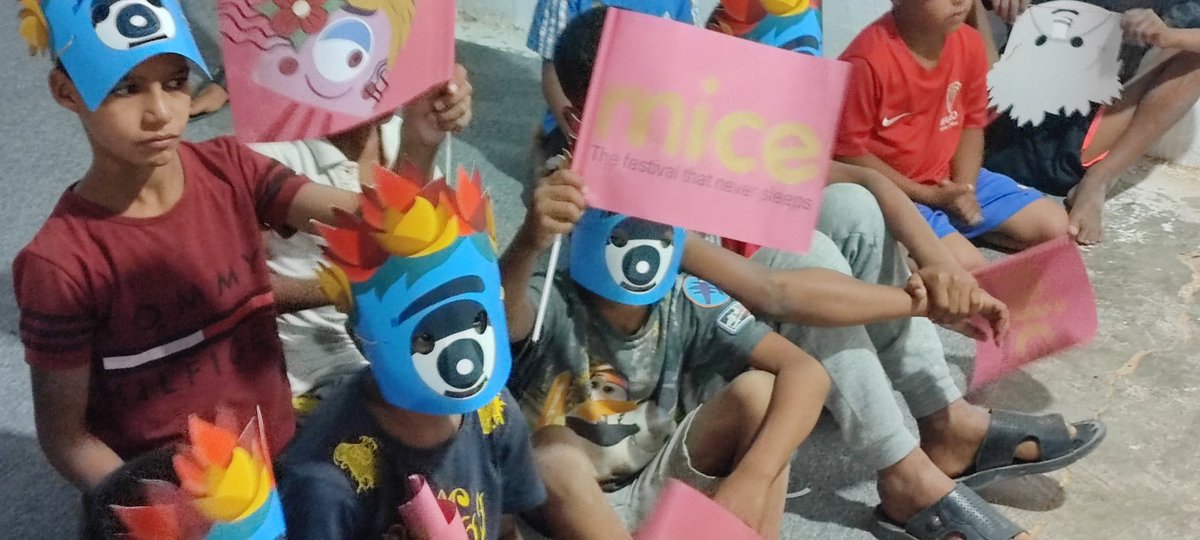 micefestival's tweet photo. 👁️Hui ha començat la 1a MICE SÁHARA als Camps de Refugiats. 
🙏Hem rebut la visita a la gala del Ministre de Cultura i el Viceministre d'Educació.
💁Al voltant de 300 xiquets i xiquetes sahrauis han pogut gaudir de la pel.lícula india I AM KALAM.
🐪La MICE arriba a l'Àfrica. https://t.co/HlsWihgpc8
