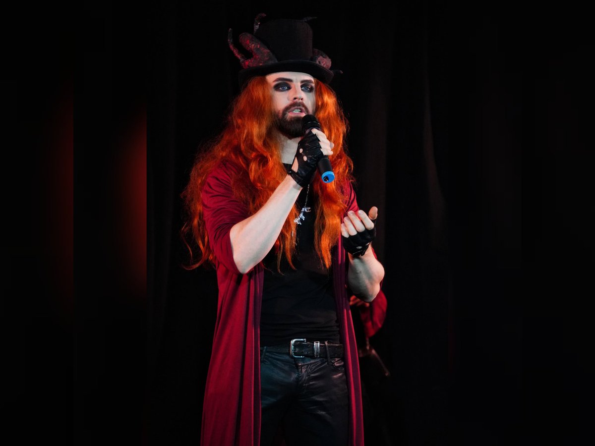 Silver_Chiffa's tweet image. вас выгнали из дома и теперь вы проводите время с 4 персами из ваших последних сохраненных

Примерно как-то так... Я не маньяк, это просто последнее, что загружала в ВК и, соответственно, находятся в галерее с краю  🙈 вообще, мне эта подборка напоминает один известный мем