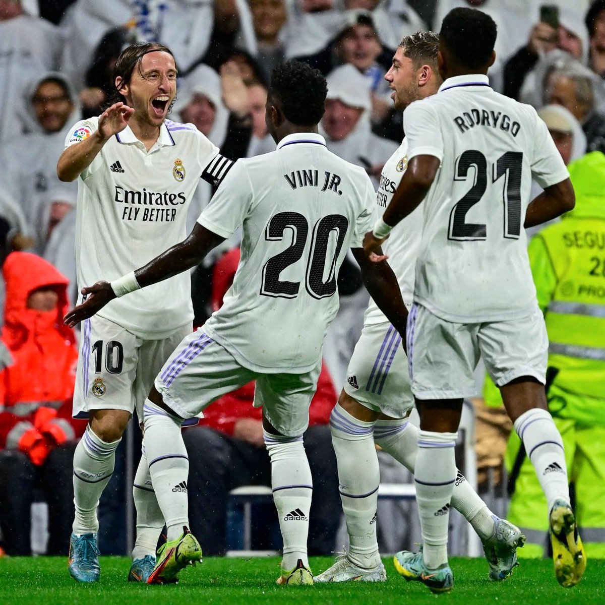 theMadridZone's tweet photo. Real Madrid’s future in a picture. https://t.co/EILlxWxAr6