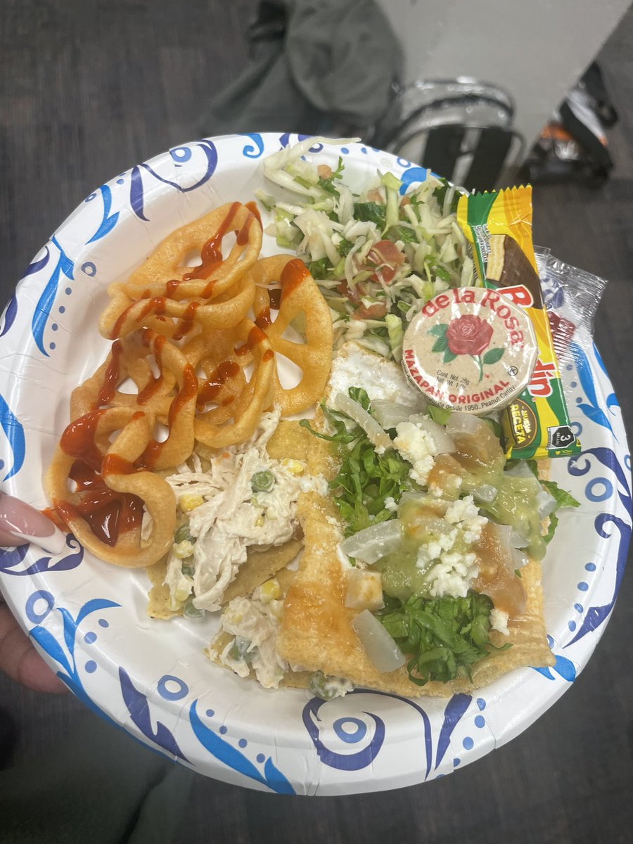 MsRaston's tweet photo. I had the pleasure of supporting the students of SAHS this past Friday in the celebration of Hispanic heritage. I’m so proud of the representation and inclusivity these captured and experienced moments provided #ASPIRE2LEADWITHRASTON #INSPIRETHRUACTIONWITHRASTON https://t.co/CDcY9fTaE9