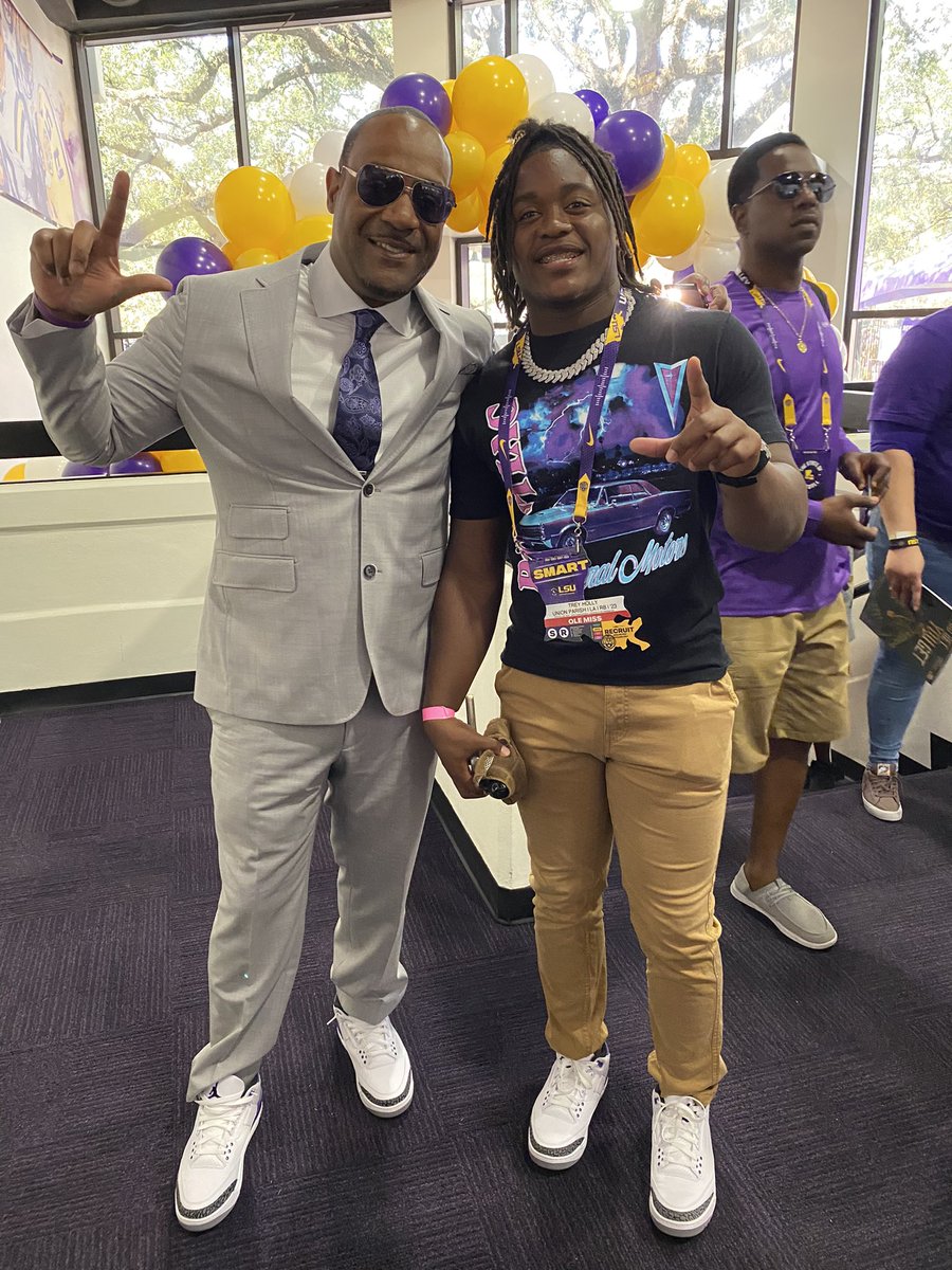 DrippyTrey2's tweet photo. 💜💛 https://t.co/dXjznQVHvd