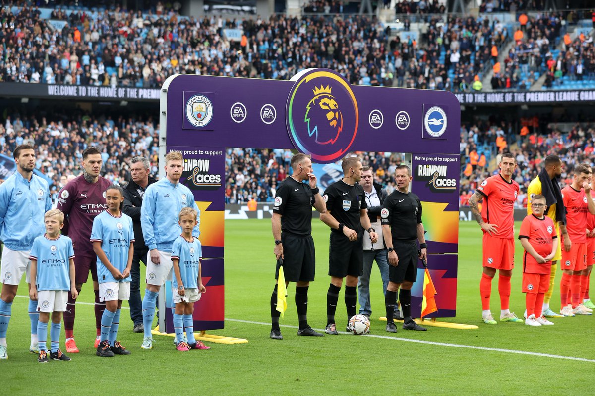 premierleague's tweet photo. 🏳️‍🌈 Football is for everyone 🏳️‍🌈

#RainbowLaces https://t.co/fv9oHIW6Lt