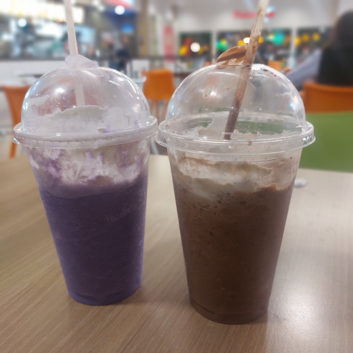 DANIELKAVEZ's tweet photo. #cinepolisapesta
Vine a la plaza Mía zinacantepec con mi hija le compre un frappe en @cinepolis y están de la mal hechos saben a agua te atiende la sra de la chiflada como si ella te hiciera el favor #apestas @cinepolis https://t.co/1i2eqlt0hE