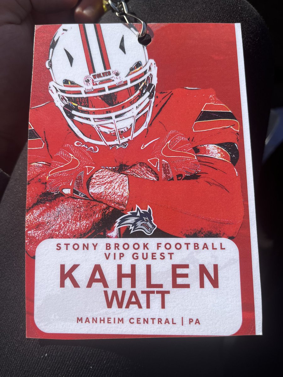 WattKahlen's tweet photo. thank you @coachnoel67 for the game day invite! had a great time and campus was beautiful. #goseawolves @StonyBrookFB https://t.co/xh7Owgc3cy