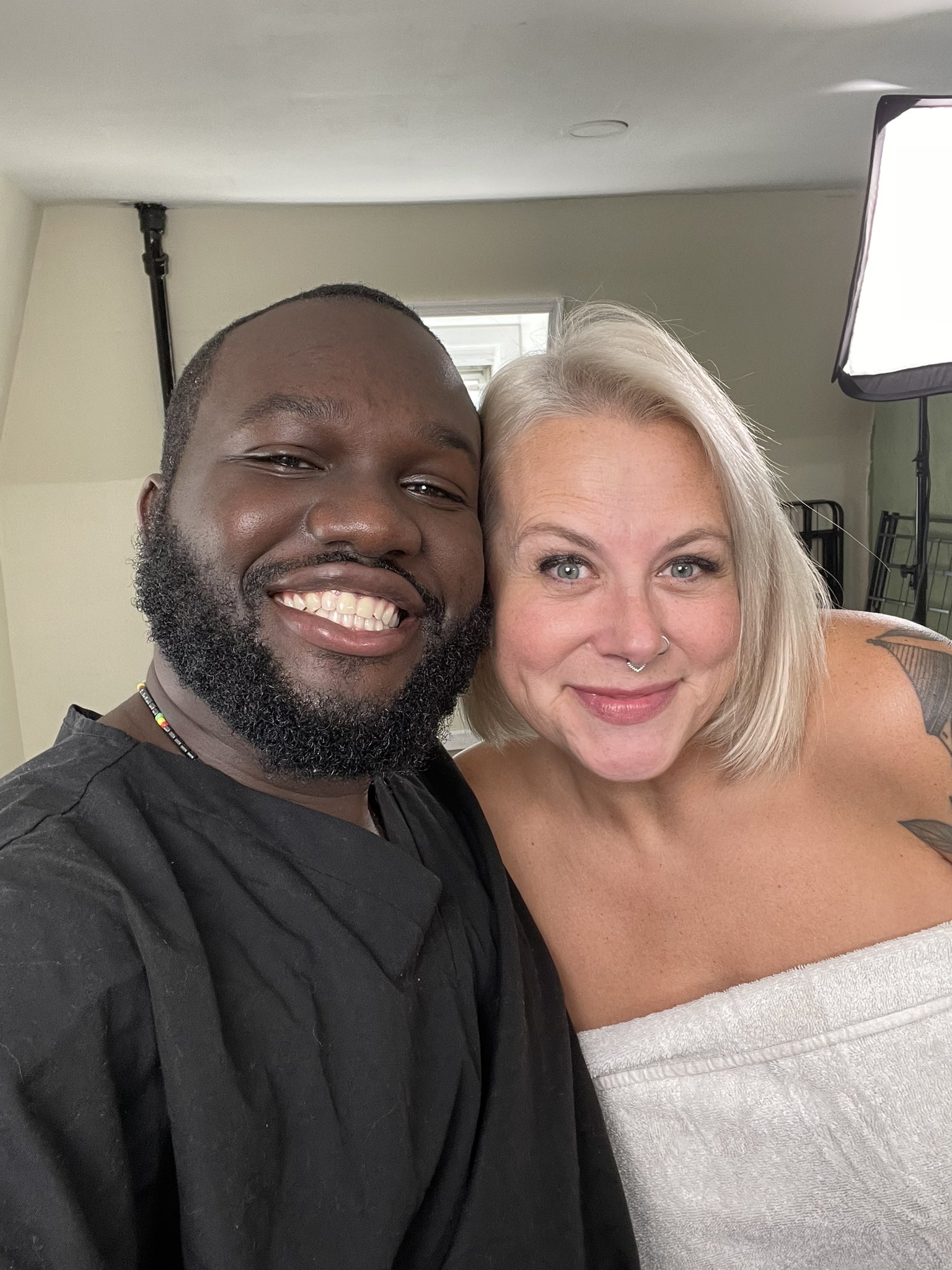 TW Pornstars - 1 pic. Vix_Cin. Twitter. Came in for a massage, left with a cream pie @creampiec