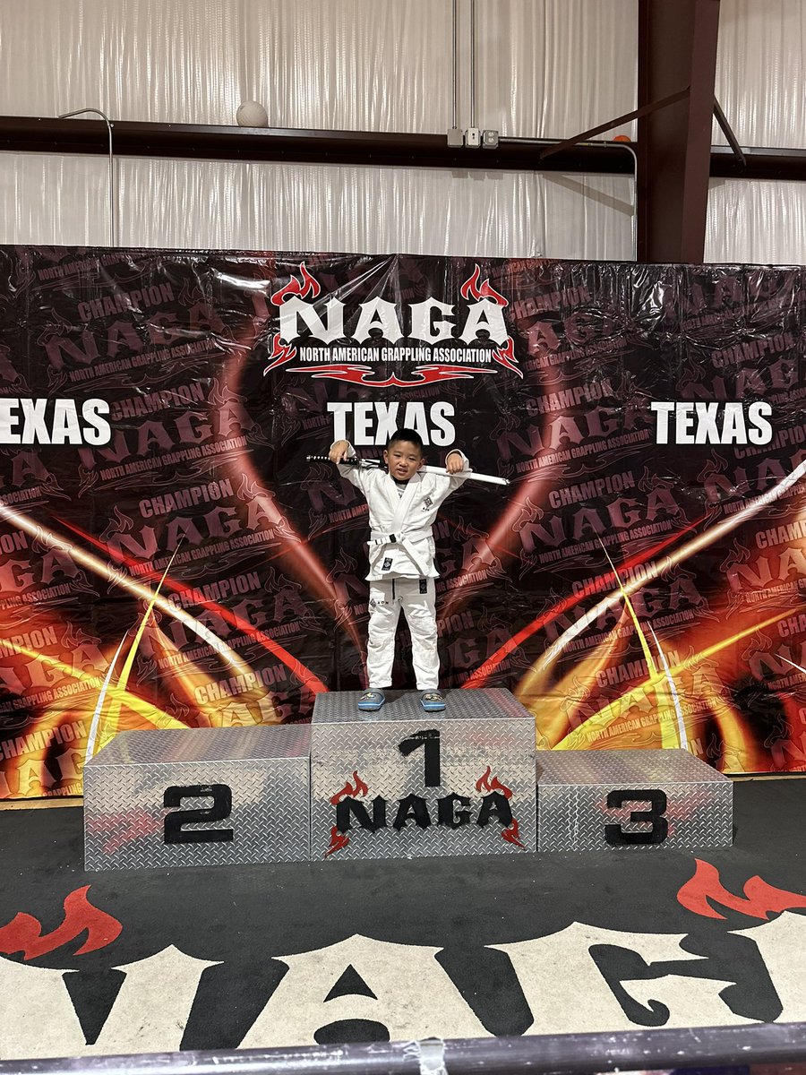 bushido_55's tweet photo. #HardWork #Swords #Champions Today some of our young warriors tested their skills on the mat at Houston’s BJJ Naga tournament. First place competitors won swords. I love teaching and coaching!! Being victorious helps, Lol! #TOOManyPics they all wouldn’t fit. https://t.co/o4RueoN7qJ