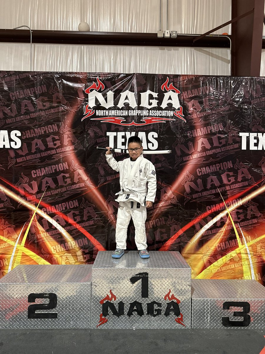 bushido_55's tweet photo. #HardWork #Swords #Champions Today some of our young warriors tested their skills on the mat at Houston’s BJJ Naga tournament. First place competitors won swords. I love teaching and coaching!! Being victorious helps, Lol! #TOOManyPics they all wouldn’t fit. https://t.co/o4RueoN7qJ