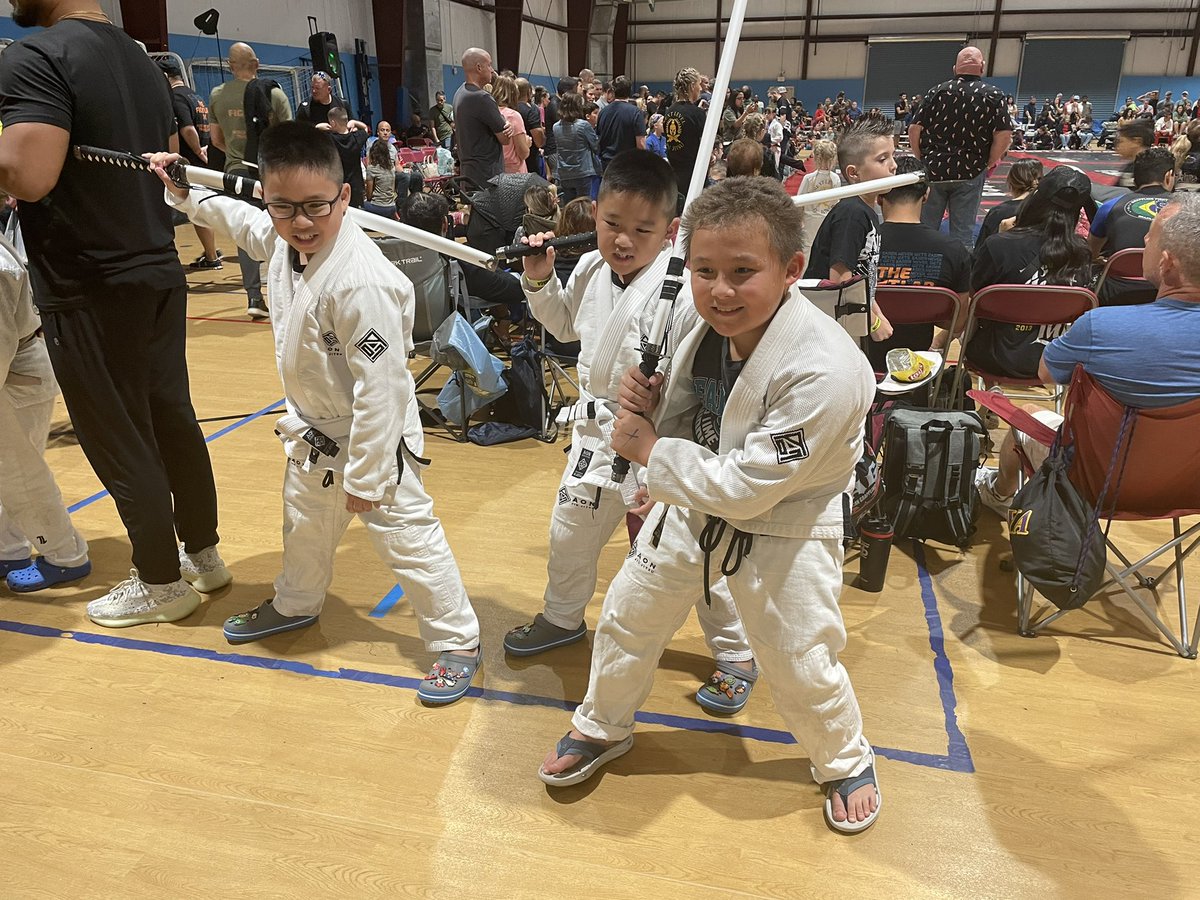 bushido_55's tweet photo. #HardWork #Swords #Champions Today some of our young warriors tested their skills on the mat at Houston’s BJJ Naga tournament. First place competitors won swords. I love teaching and coaching!! Being victorious helps, Lol! #TOOManyPics they all wouldn’t fit. https://t.co/o4RueoN7qJ