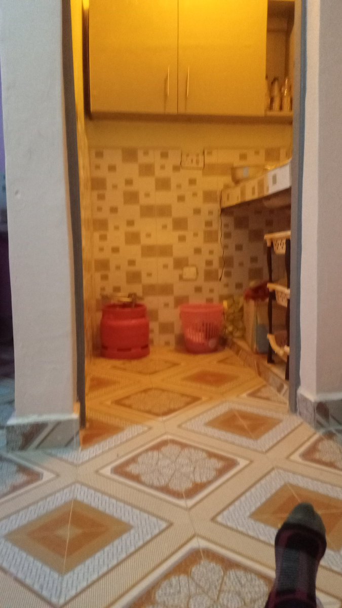 VMasayi's tweet photo. Niko kwake angalia vile kunakaa https://t.co/Hr2v6L4dTC