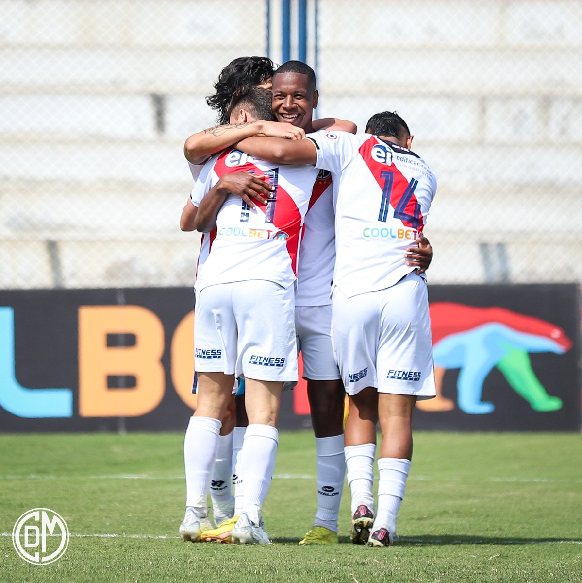 CCDMunicipal's tweet photo. 𝗔𝗹𝗲𝘅𝗶𝘀 𝗥⚽𝗱𝗿𝗶𝗴𝘂𝗲𝘇

Tras una gran asistencia del 'Búfalo' 🦬, Alexis marca el segundo para La Acadé ⚪ 🔴

¡Echa Rodriguez! 🔝⚽

¡Vamos por más Acadé! 🤍❤️🤍

#EchaMuni
#FranjaEdil https://t.co/W4YDGvi9JN