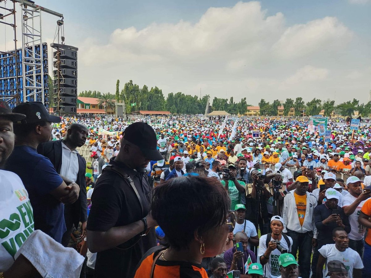 IfeanyiAniagoh's tweet photo. The Youths Spoke Today...

The delay by @flyairpeace made us miss #EkoYouthWalk in support of @officialABAT... I'm pained and won't miss the next editions.

Thank you @STinubu for making this loud statement... #YouthsForTinubu!

@dayoisrael 💪💪 #BATSDisciples #EkoYouthRally https://t.co/wFQyyTDZlT