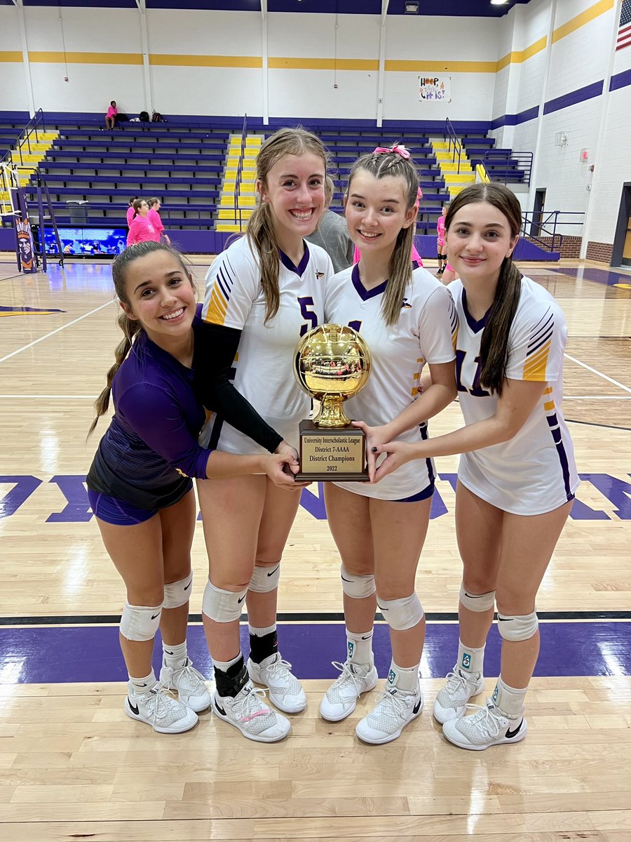 ellareese01's tweet photo. We secured Sanger Volleyball’s first outright district champion title in 45 years! Can’t wait for playoffs with this team! #partylikeits1977 @musclevb @SangerVolley https://t.co/PCaUTGtxOM