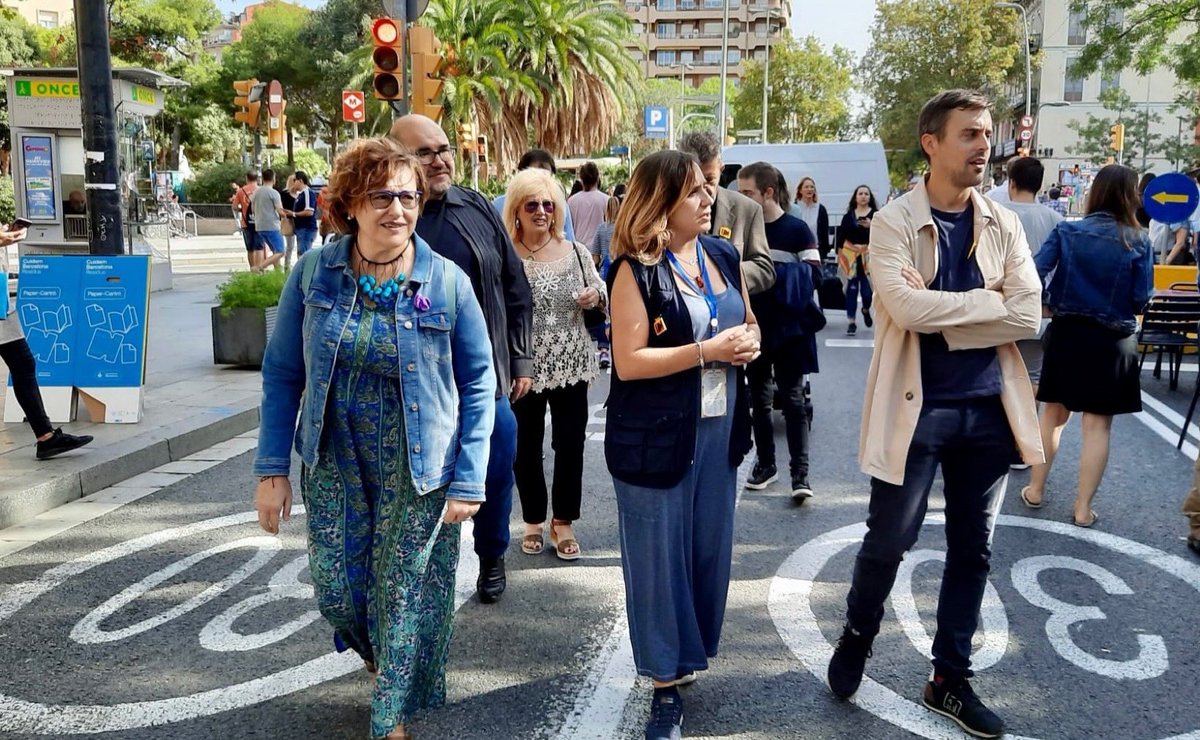 DavidLabrador23's tweet photo. Hoy he podido asistir a la III Jornada del #Tradicat de #Sants organizada por @CarrerdSants. Desde @CiutadansBCN queremos felicitar a los organizadores del evento por su gran trabajo y agradecer sus atenciones durante la visita que hemos realizado con ellos. ¡Todo ha sido genial! https://t.co/e1e8NgTLq5