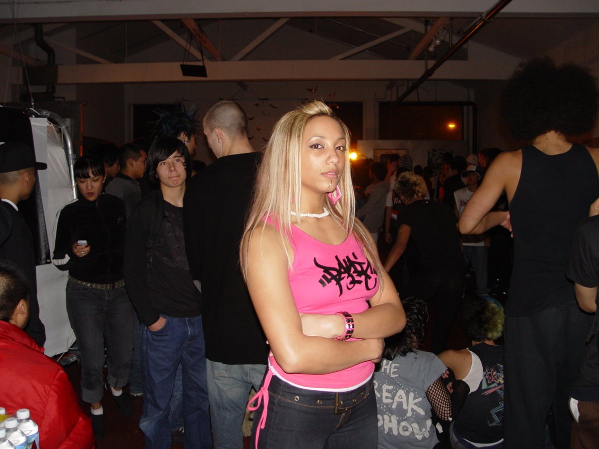 Panic 39 clothing tweet media