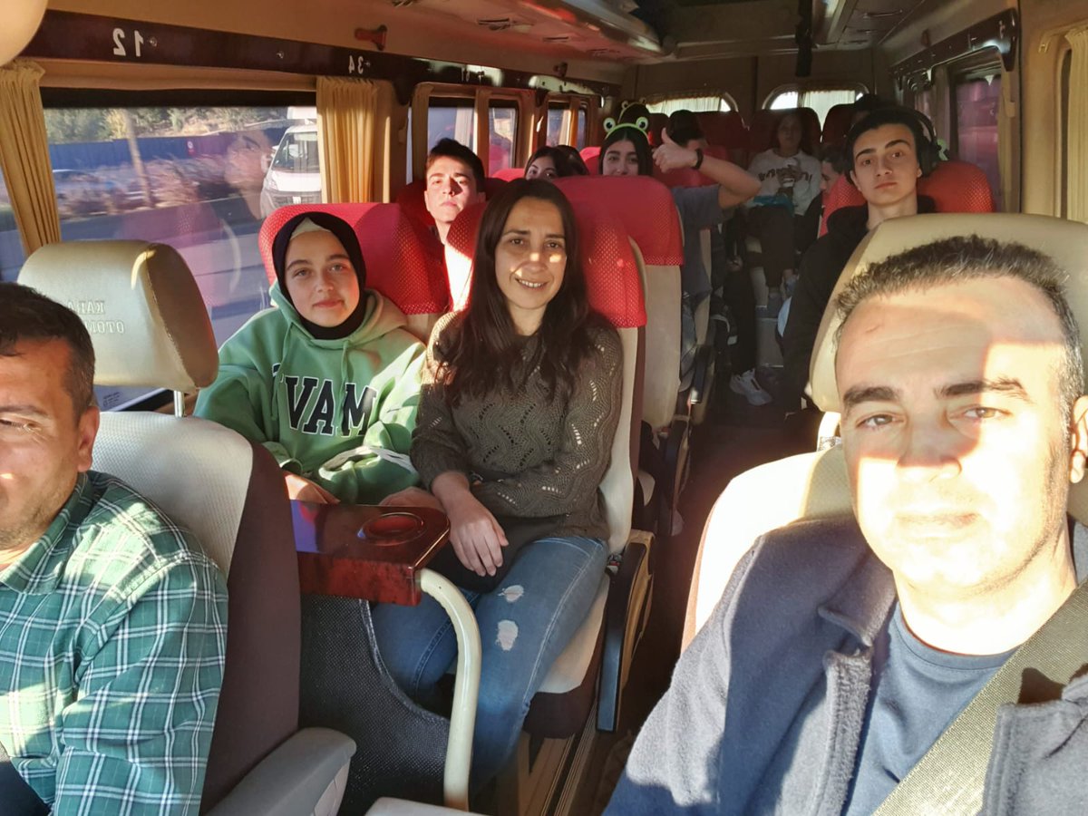 Okul Ortaklığı Programı kapsamında bir grup öğrencimizle birlikte coğrafya öğretmenimiz Mutlu Hancı ve Müdür Yard. Şafak Karakök Ankara Fen Lisesi'ni ziyaret etti. Bizleri en iyi şekilde ağırlayan kardeş okulumuz Ankara Fen Lisesi'ne teşekkür ederiz.<a href="/mutluhanci/">mutlu hanci</a> <a href="/ERTOPISMAIL/">İsmail Ertop</a>