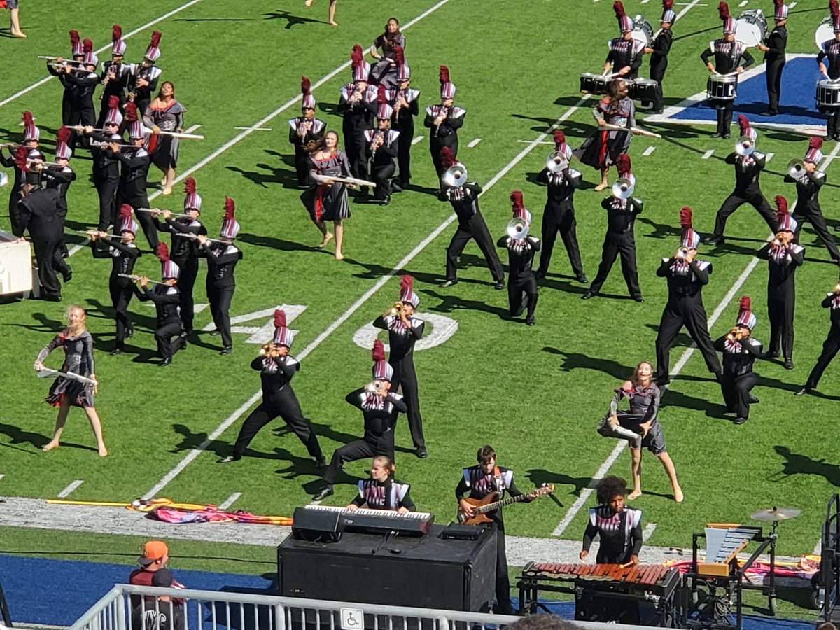 OsunaG5's tweet photo. Way to go LHS Roaring Lion Band! #LockedOnExcellence #LockhartLeading #LoveMyLISD #ProudRLBParent #5AAreaPrelims #ThePfield https://t.co/xuaWiyehgP