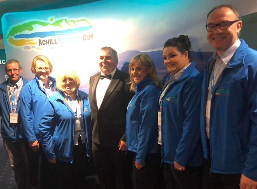 achilltourism's tweet image. So, about last night, we're absolutely lost for words..."wow"! What a night! We were so honoured and delighted to host the Mayo Premiere of the movie, @Banshees_Movie @MayoMovieWorld1. We are beyond proud of our Island, #AmazingAchill 
#jennythedonkey

con-telegraph.ie/2022/10/22/how…