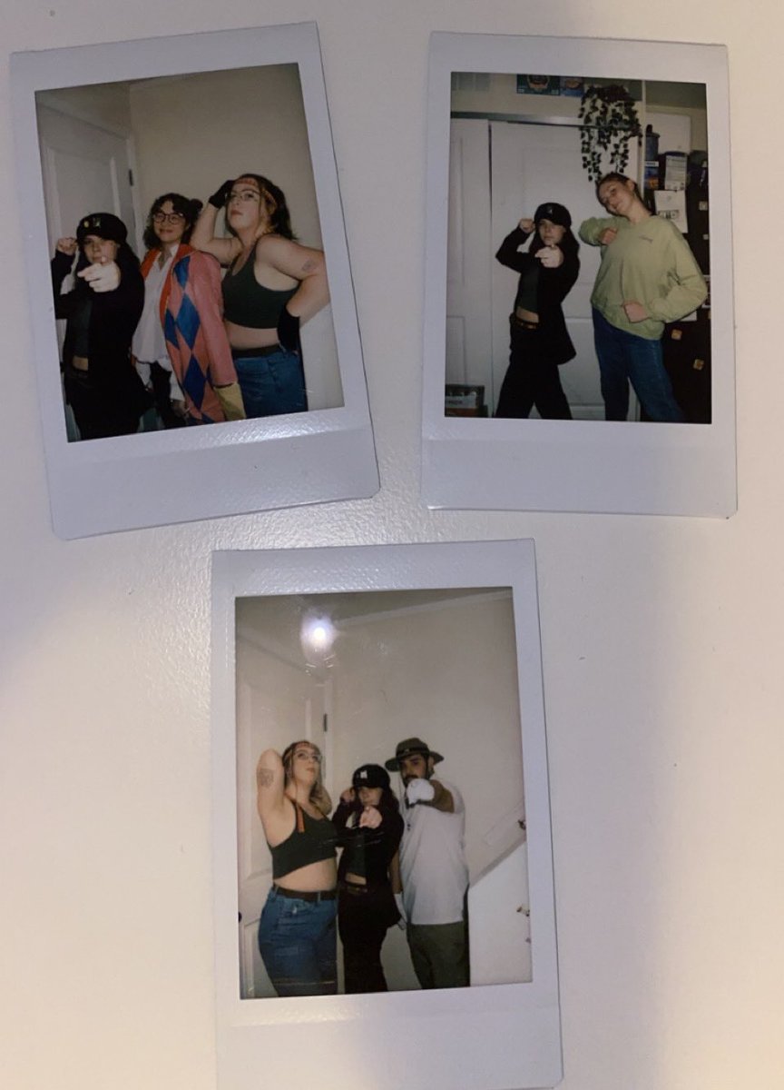 itsjessicarech's tweet photo. Cheers to a bizarre evening 💚💜 https://t.co/I4DvE86OsZ