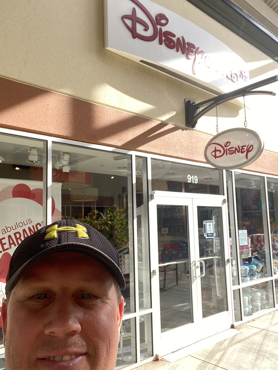 disneytipsguy's tweet photo. Found it!! Monroe, Ohio!! Woohoo!! #DisneyOutlet #Disney https://t.co/TywBPcQZ2X