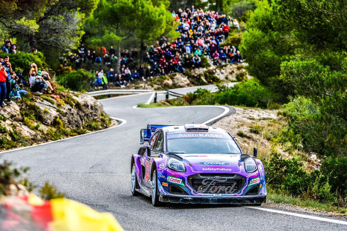 PL_Loubet's tweet photo. Another good day with the #PumaHybridRally1! Thanks to our gravel crew for the job today !
WRC #RallyRACC #WRCSpain #MSport #MSporters #FordPerformance #AECRacing #Depann2000 #GroupeRose #Jige #DIEnvironnement #FFSA #Bell https://t.co/dLZO5B7sWx