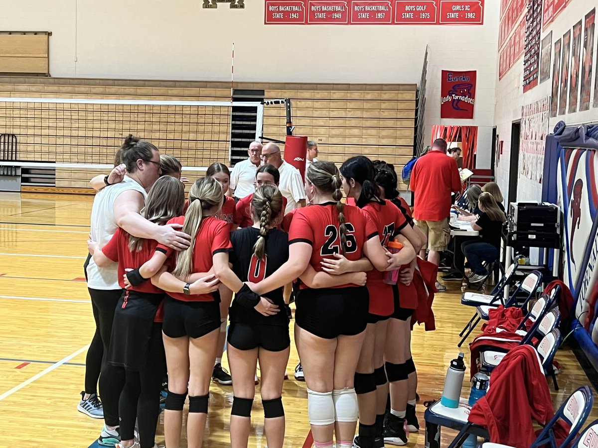 OZ_Trojans's tweet photo. Good efforts by the Lady Trojans today! Neodesha comes from behind in game 2 to win. 🏐🏐 #OsawatomieTrojans 

Game 1: 12-25 
Game 2: 22-25 https://t.co/rhzdn3JtMt