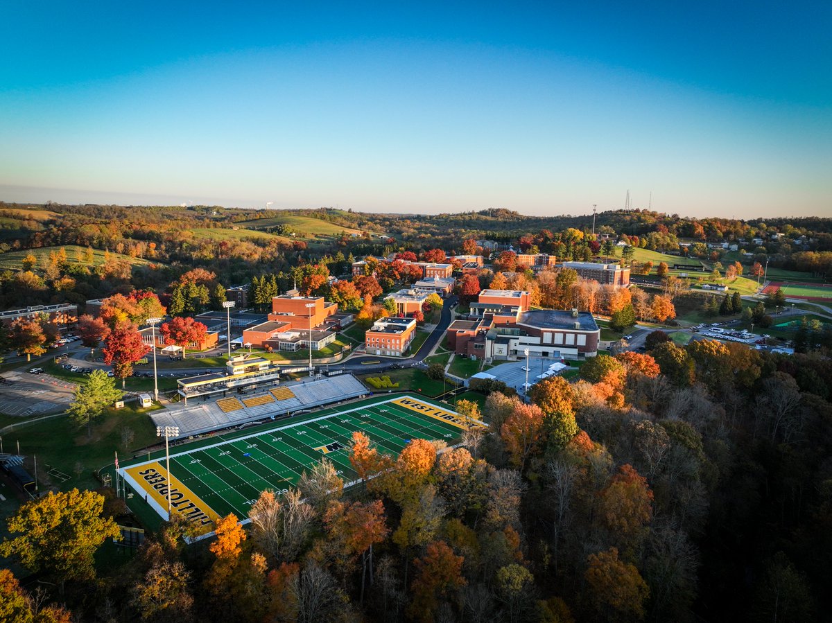 DiscoverWestLib's tweet photo. Homecoming 2022 🖤💛 https://t.co/lTRHpWqOmR