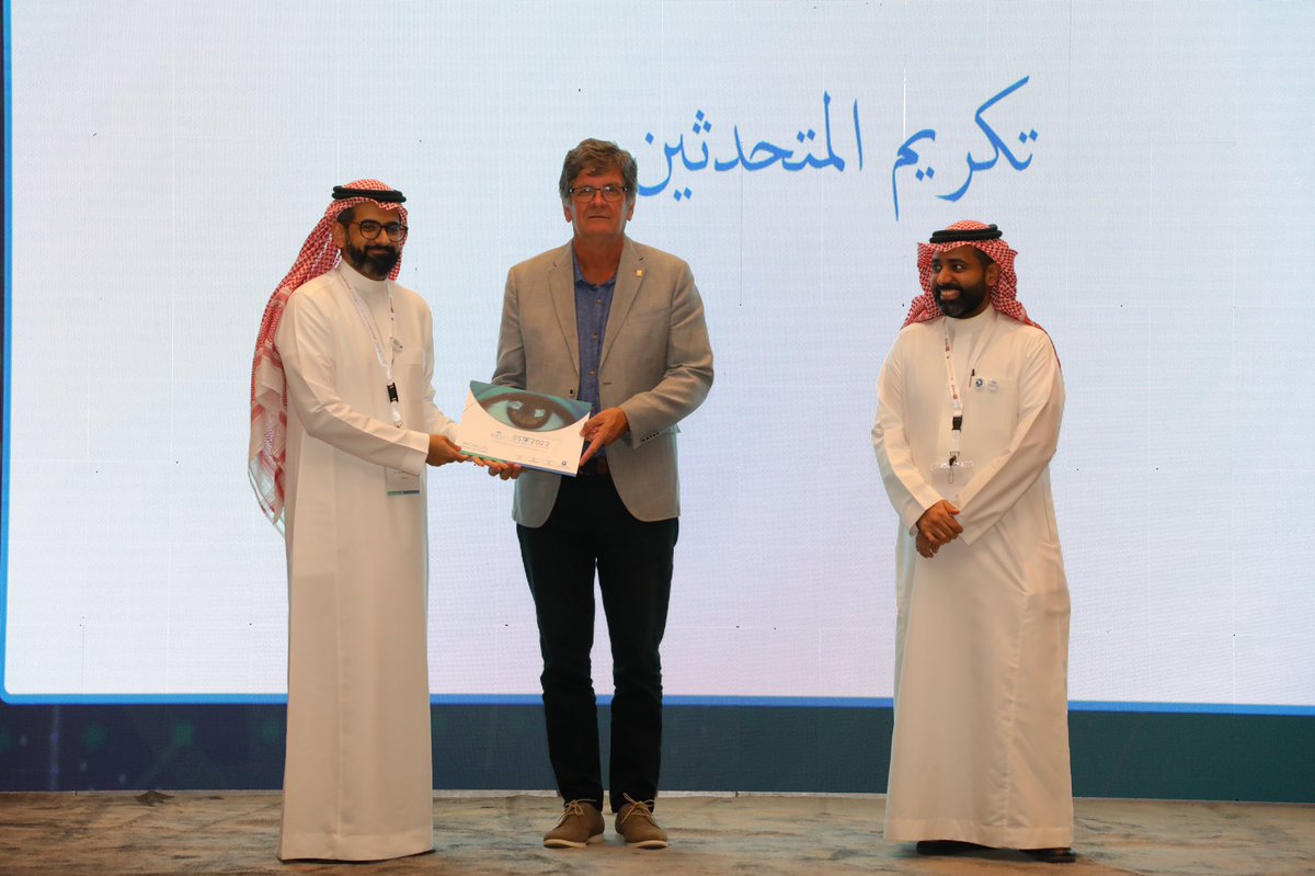 📸 | 
الحفل الختامي وتكريم المشاركين من المتحدثين وأعضاء اللجان والمتطوعين والجهات المشاركة في 
#مؤتمر_البصريات_السعودي_السابع 
#مؤتمر_ايمكو_الثالث