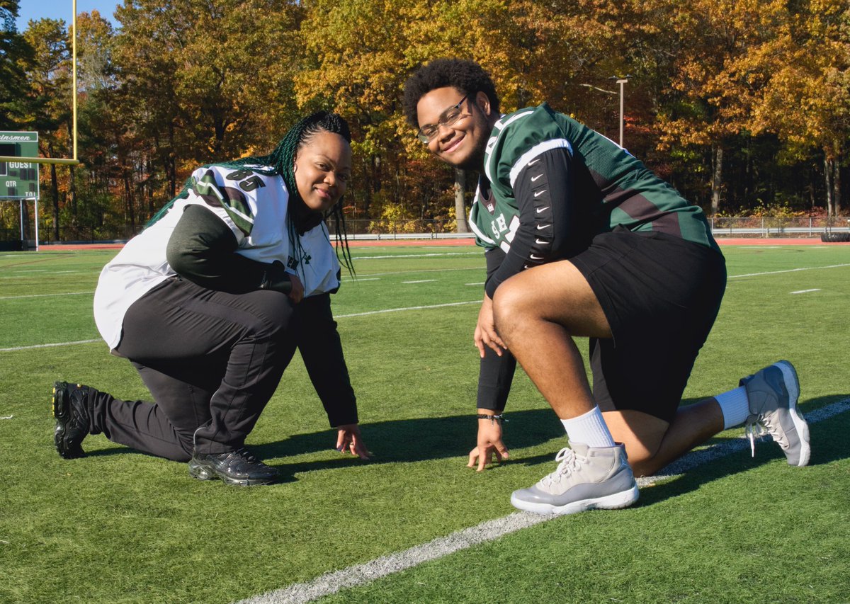 StopPhotography's tweet photo. What a beautiful day for Moms of Fall photo shoot.  A tradition returns.
@shenfootball_01 @ShenAthletics @ShenNews @DianeRicci5 @AmyStandaert https://t.co/JmRDMLnEJ5