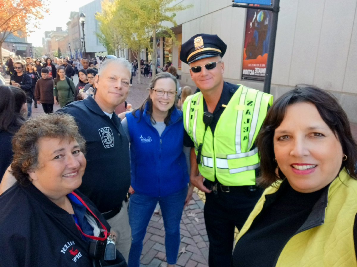 Thank you @MBTA_CR for the extra train service this weekend and next. Lots of costumed revelers downtown enjoying a sunny October weekend in Salem! Appreciate all the extra efforts of our public safety and public works teams keeping the city safe and well maintained.