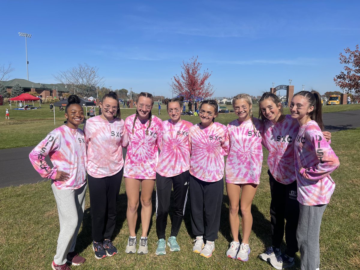 StowgirlsXC's tweet image. ‼️REGIONALS BOUND‼️ It was 🔥 so we had to cool it down today with some 💎💎 Stow ladies took🥈🥈 at Districts with three of our ladies making it out individually! Congrats to these amazing ladies!