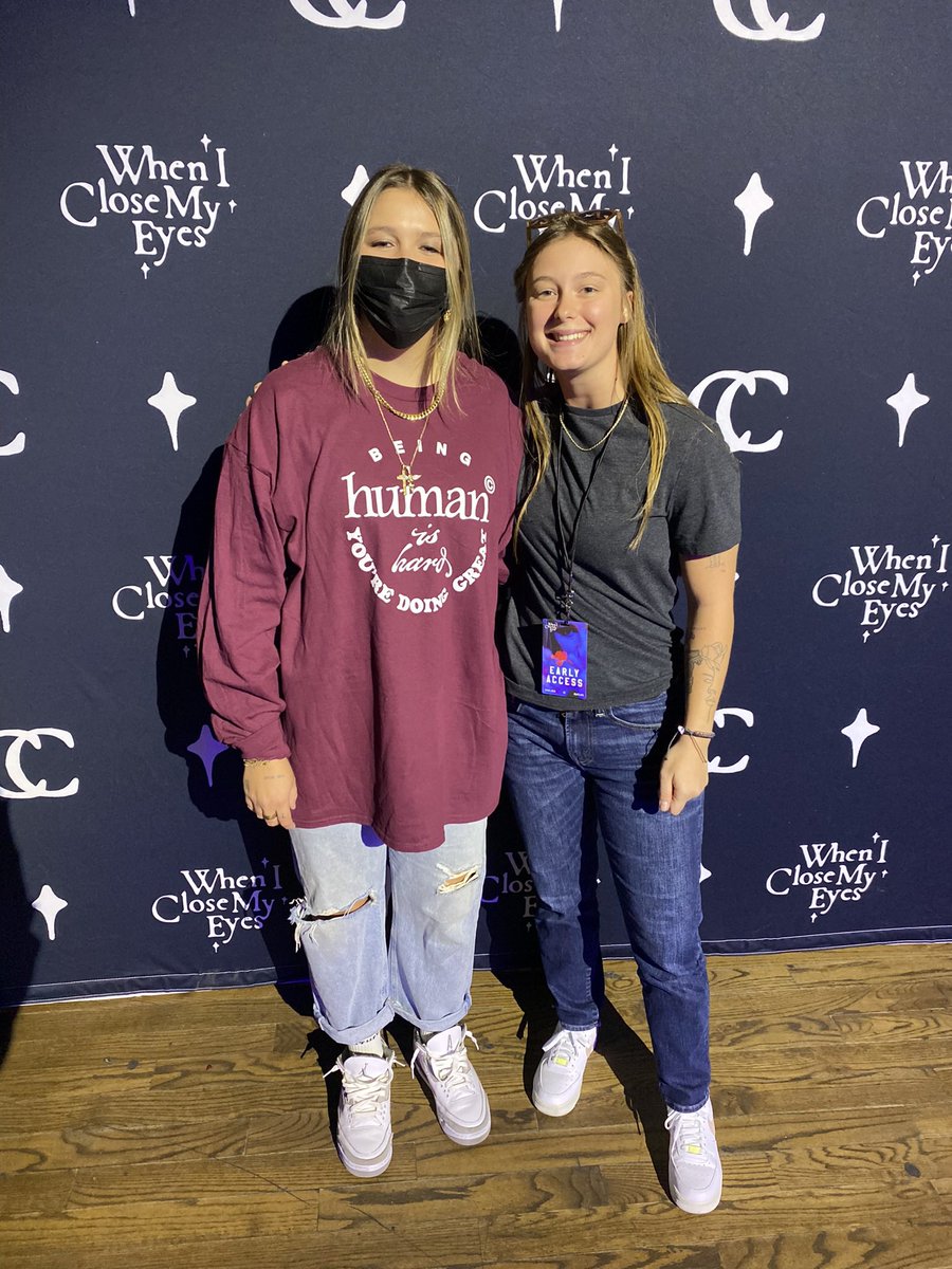 ischwing17's tweet photo. The fact I got to meet my favorite artist and tell her how much her music means to me was the highlight of my life. Plus I got this cool set up now, thanks @chelseacutler you are one of a kind ♥️ https://t.co/mpfR3tg7uY