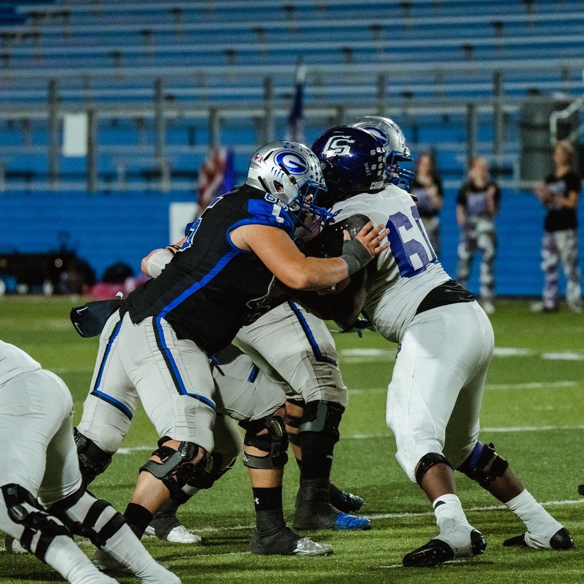 TheBRDWNDR's tweet photo. O line https://t.co/FlYhqlM9nw