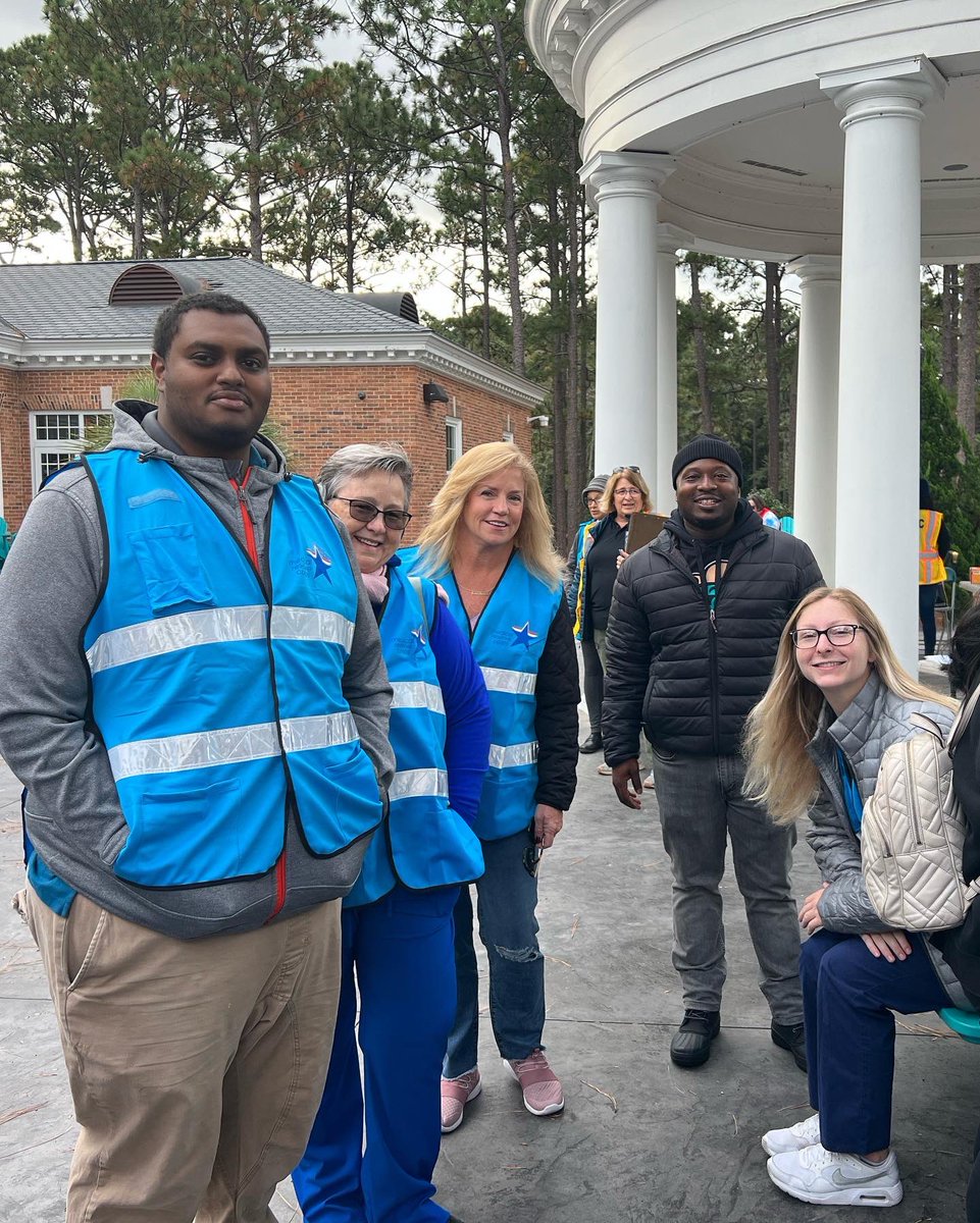 ccucmccollege's tweet photo. Great morning for @CCUChanticleers’s @CMC_HHP (@CCUHealthSci #CCUPublicHealth) @scdhec, @UnitedWayHorry & community volunteers to complete a #Throughput drill for a #simulated #POD for emergency preparedness! #HHPCares #PublicHealthInAction https://t.co/y5Sxq882Ap