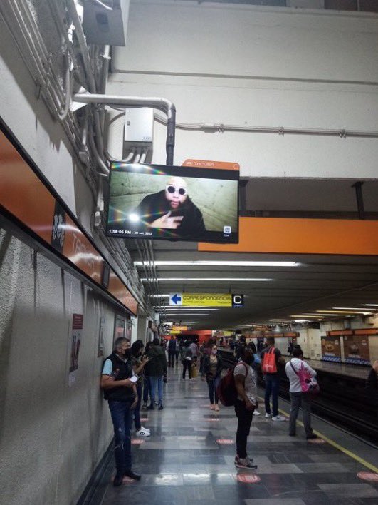 GkFanClubMexico's tweet photo. Gracias a todas las phiballs que apoyaron para que el video de nuestro chico fuera proyectado en las pantallas del metro de México 🇲🇽🙏🏼🙏🏼

@gulfkanawut 
#GulfKanawut
#WHYYOUSOSERIOUS 
#WYSS https://t.co/yViEiyMTmu