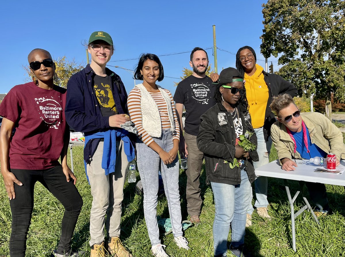 organizepopple1's tweet photo. Community Soundstage in #PoppletonNow
Joy and ❤️sustains the struggle
#BlackNeighborhoodsMatter https://t.co/OwmFHRTZhX