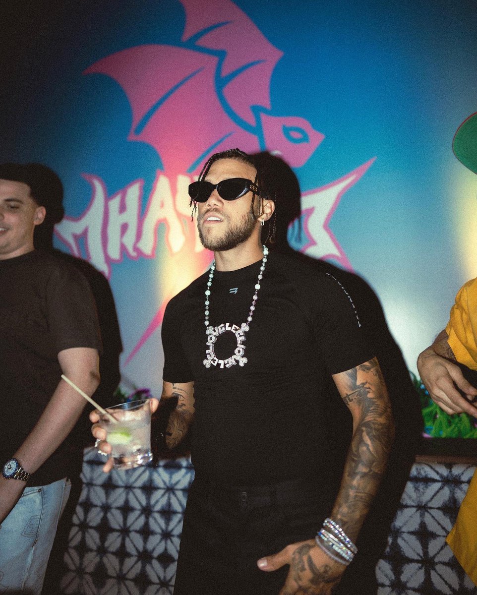 jhaycortez's tweet photo. RT si te corrio como arranque el 
“Vida ROCKSTAR SZN” aka/Bruce Wayne 2033 🦇 https://t.co/gOEKbAXGWn
