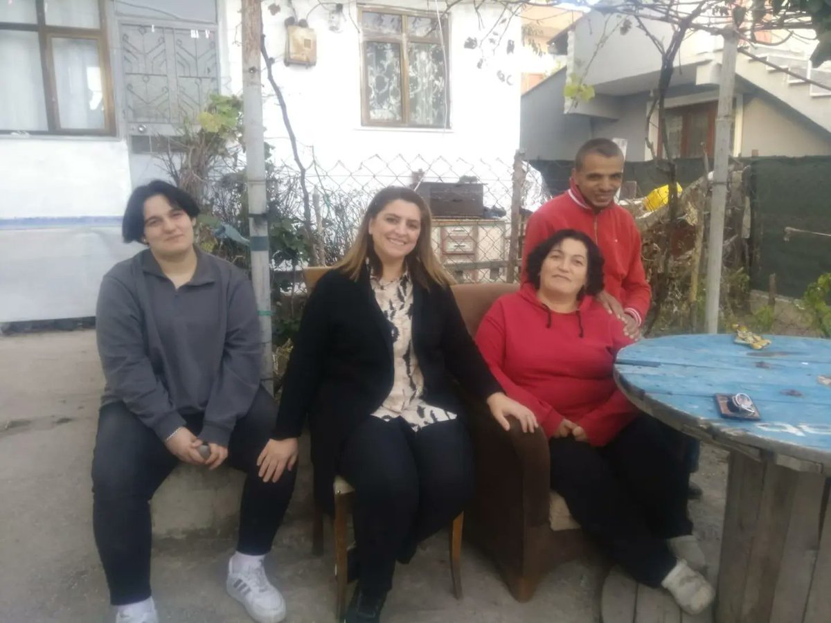 Akkadinsilivri2's tweet photo. ✅Büyükçavuşlu
Cumhurbaşkanımıza söz verdik çalınmadık kapı bırakmayacağız.🇹🇷
Bugün Büyükçavuşlu’da gönlü güzel muhabbeti güzel komşularımızı ziyaret ettik.
#İşimizVaktimizdenÇok
#Hedef2023 https://t.co/I1jdxJNuZ5