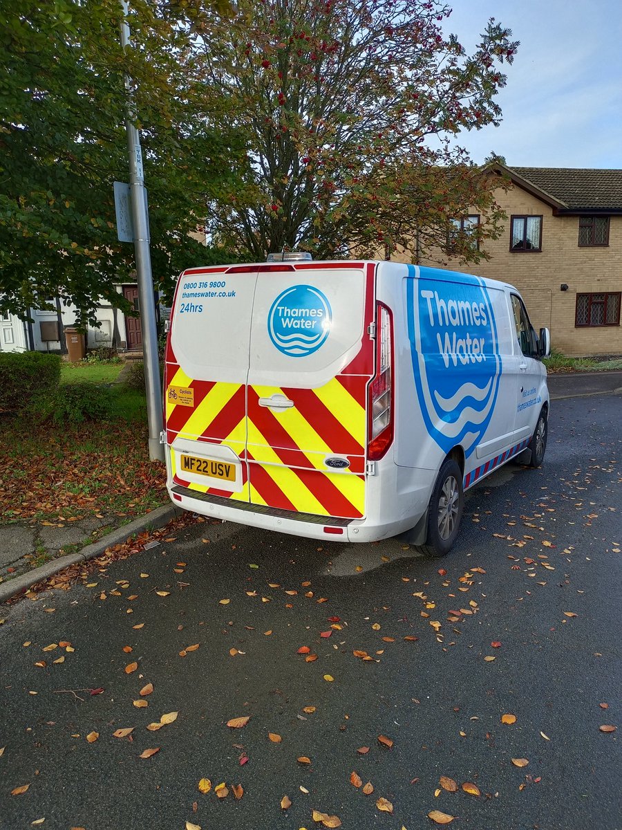 skyblaster's tweet photo. @thameswater The vehicle has not moved for weeks and is still there today.
Please remove it to a Thames Water secure parking facility and respect the residents living in The Everglades. https://t.co/yBvxYp4luG