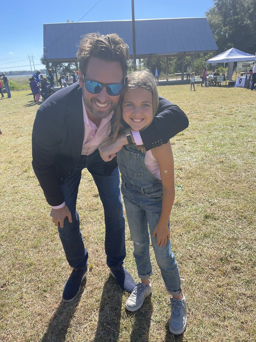 AnnieAndrewsMD's tweet photo. Great afternoon @ChsDems Blue Jamboree. Gracie was VERY excited to meet @harrisonjaime and to get a chance to chat with SC’s next Governor @JoeCunninghamSC. Also I had the pleasure of meeting @RoKhanna and @CongressJackson.
Democrats are fired up!🔥🔥 https://t.co/aRmvpKmxuz