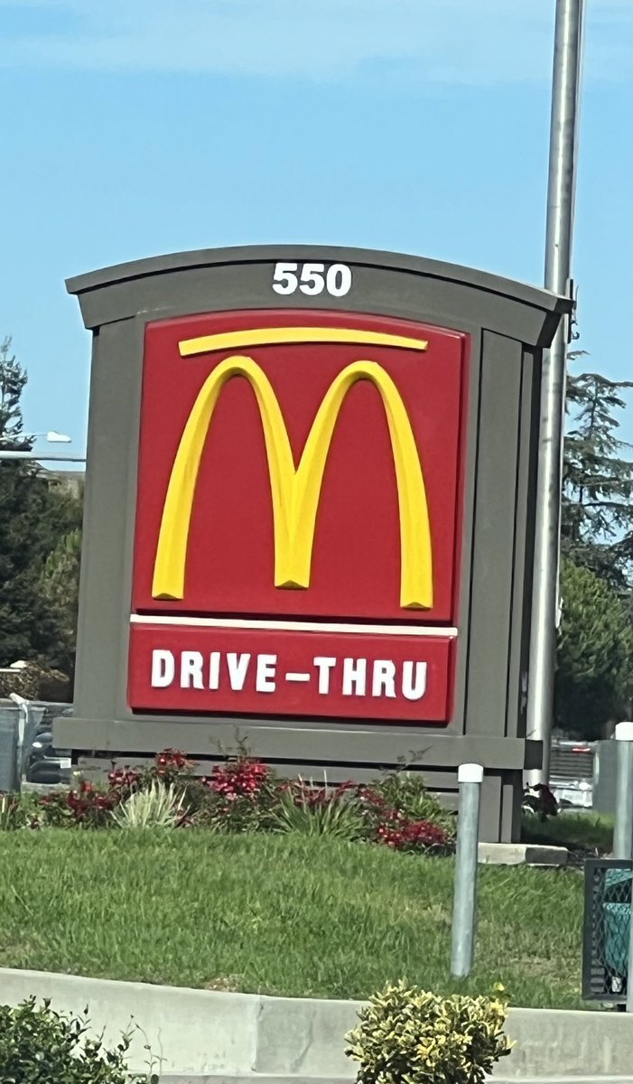 .<a href="/McDonalds/">McDonald's</a> why <a href="/McDonalds/">McDonald's</a> why? What’s up with the unibrow? Never seen another like it.  We need answers! 😀 <a href="/DCGirlKayla/">Kayla ❤️🤍💙</a>