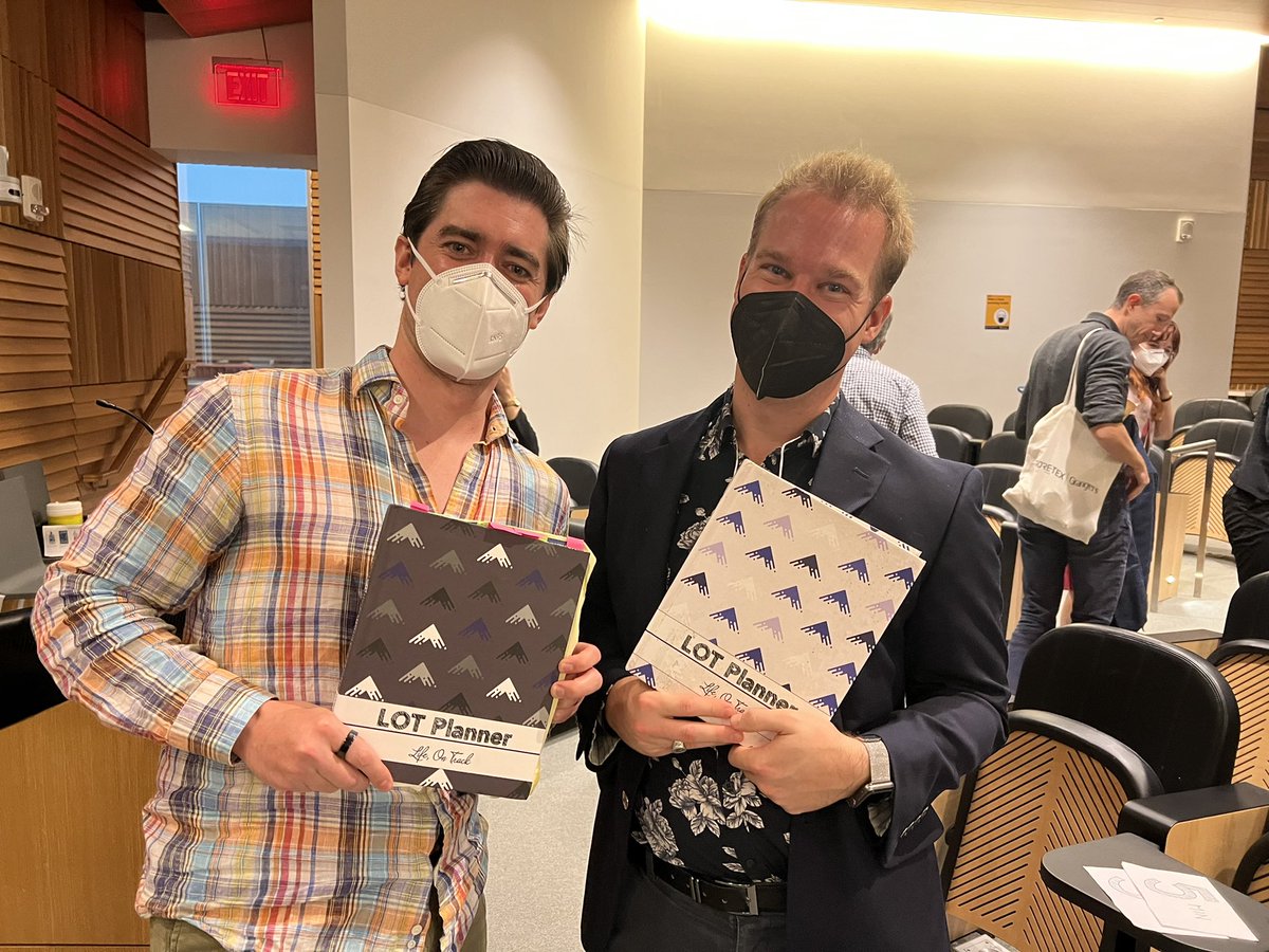 DepressionLab's tweet photo. So many highlights from the Princeton Computational Psychotherapy meeting, but only a few photos. (1) comparing @TheLotPlanner with @ErikNook. (2) chatting with @torwager at dinner. (3) flying home solo with the little dude. https://t.co/o2yZmdwK07